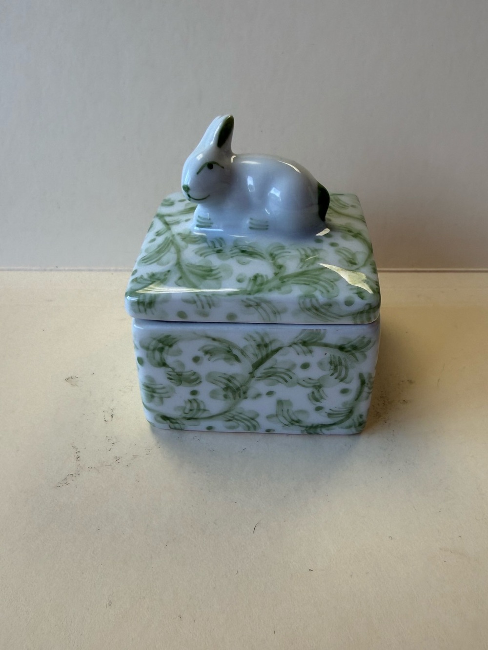 Rare Andrea by Sadek Green and White Porcelain Bunny Rabbit Trinket Box